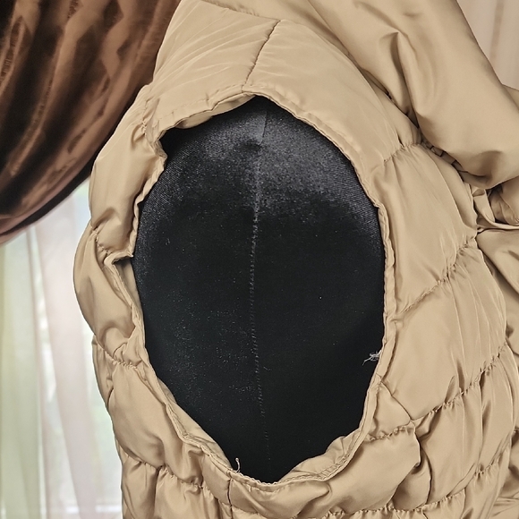 COLDWATER CREEK | Classic Minimalist Beige Down Feather Filled Puffer Vest | M - Picture 4 of 10